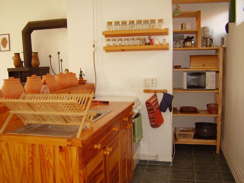 Csenye Vendeghaz Hotel Екстериор снимка