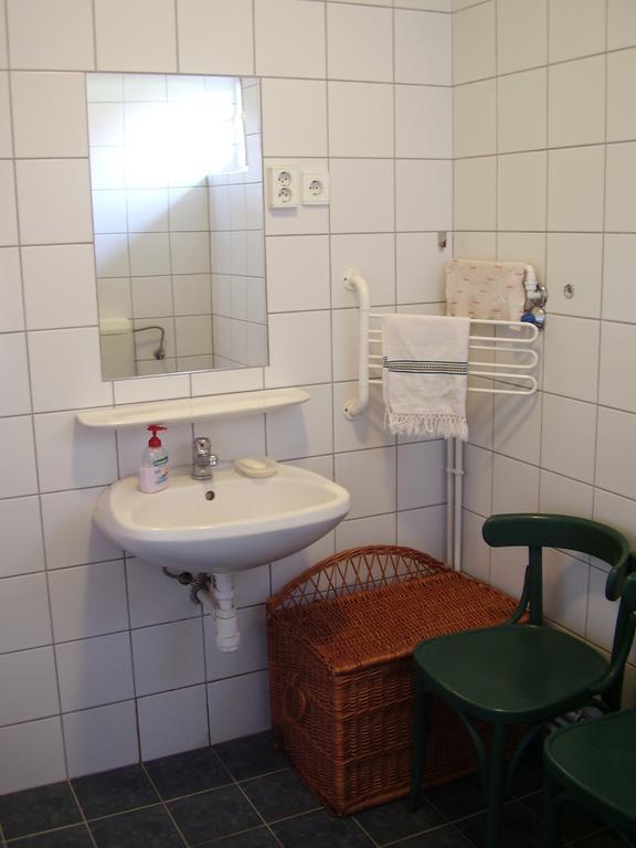 Csenye Vendeghaz Hotel Екстериор снимка